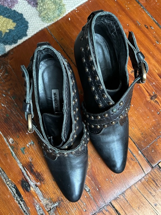 Manolo Blahnik Bootie Sz40 FIERCE